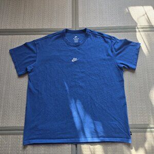 Nike Sportswear Premium Essentials Size XL Men's T-Shirt Blue